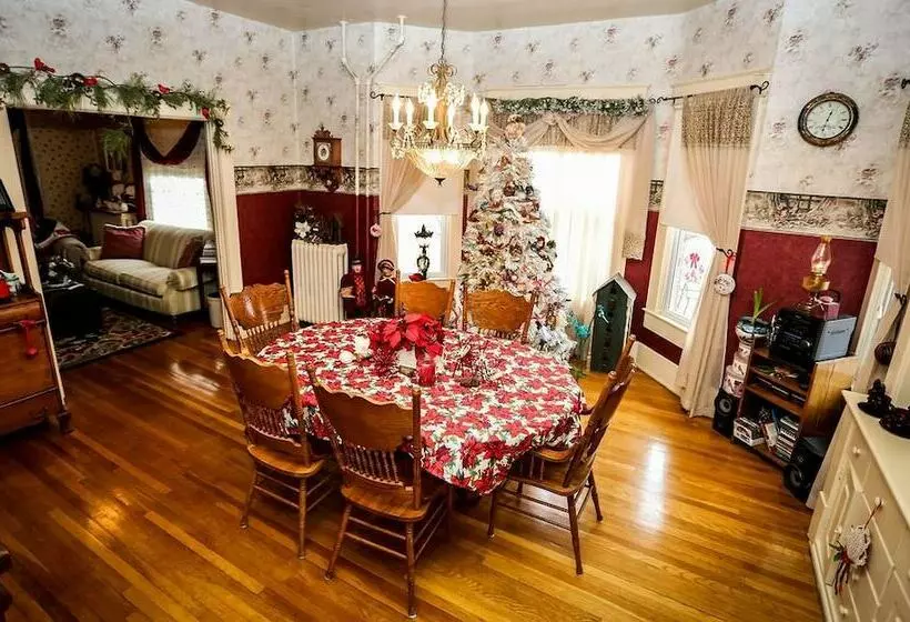 3rd Street Nest Bed & Breakfast