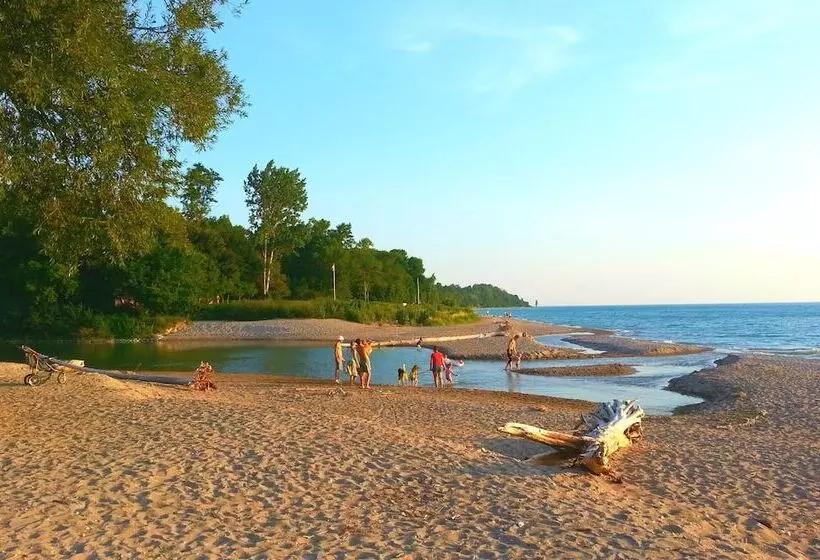 Aamiaismajoitus (B&B) Port Albert Inn