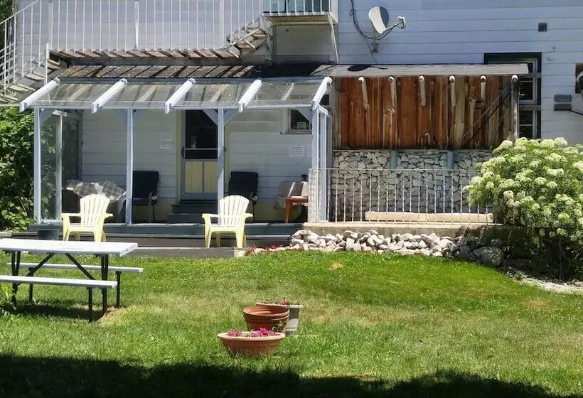 Aamiaismajoitus (B&B) Port Albert Inn