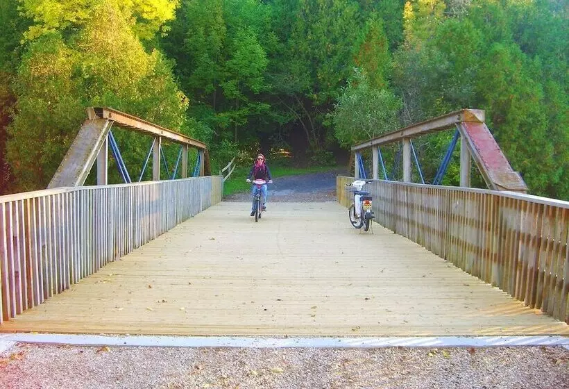 Aamiaismajoitus (B&B) Port Albert Inn