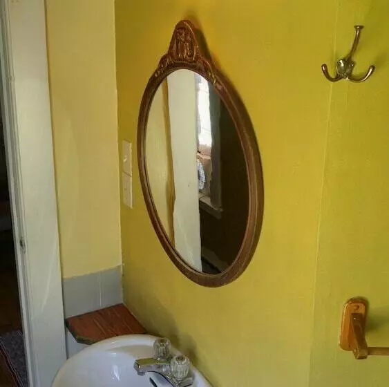 Aamiaismajoitus (B&B) Port Albert Inn