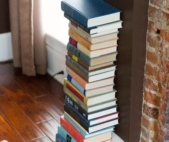 Hostelli Wm. Farmer And Sons