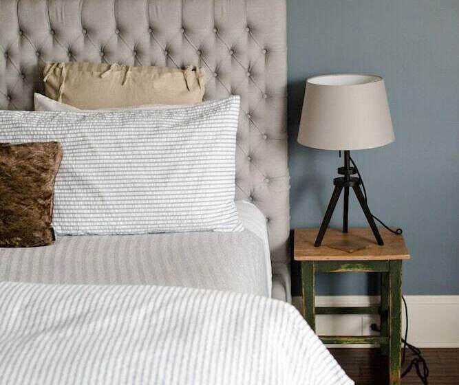 פונדק Wm. Farmer And Sons