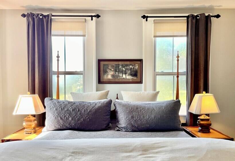 פונדק Wm. Farmer And Sons