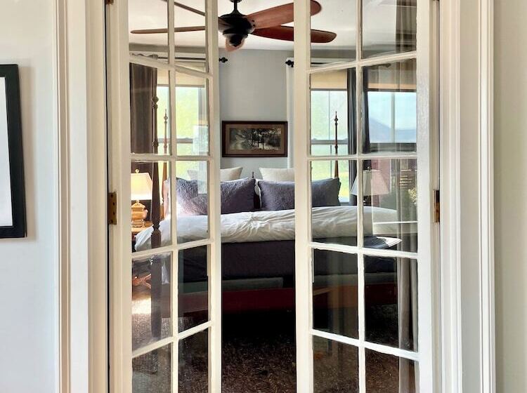 פונדק Wm. Farmer And Sons