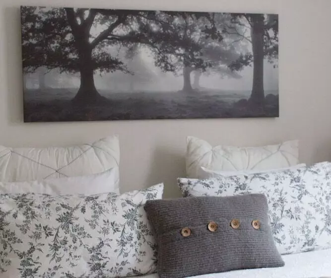 Hostelli Wm. Farmer And Sons