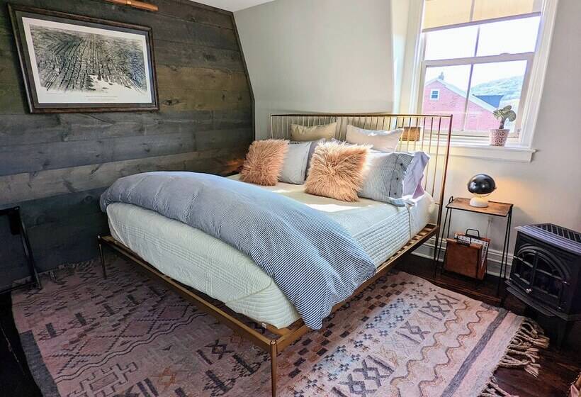 פונדק Wm. Farmer And Sons