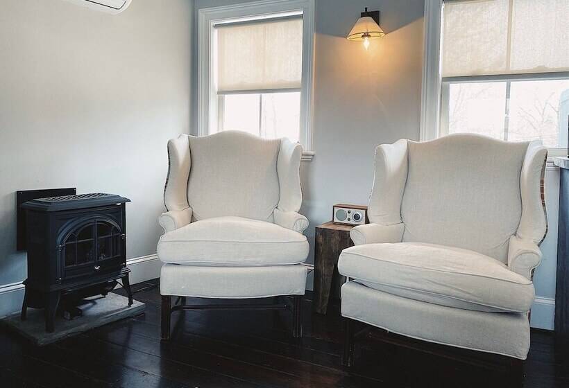 פונדק Wm. Farmer And Sons