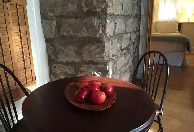 هتل Eureka Zen Cottages