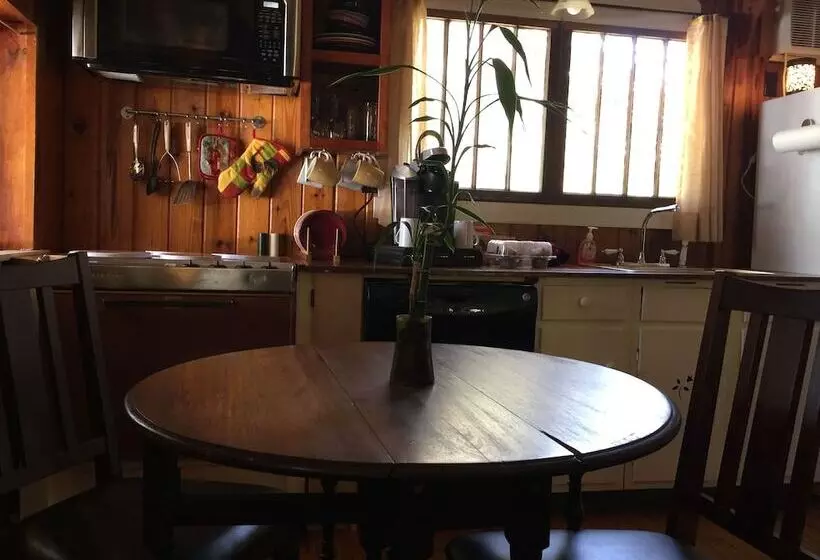 هتل Eureka Zen Cottages