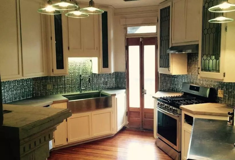 هتل Eureka Zen Cottages