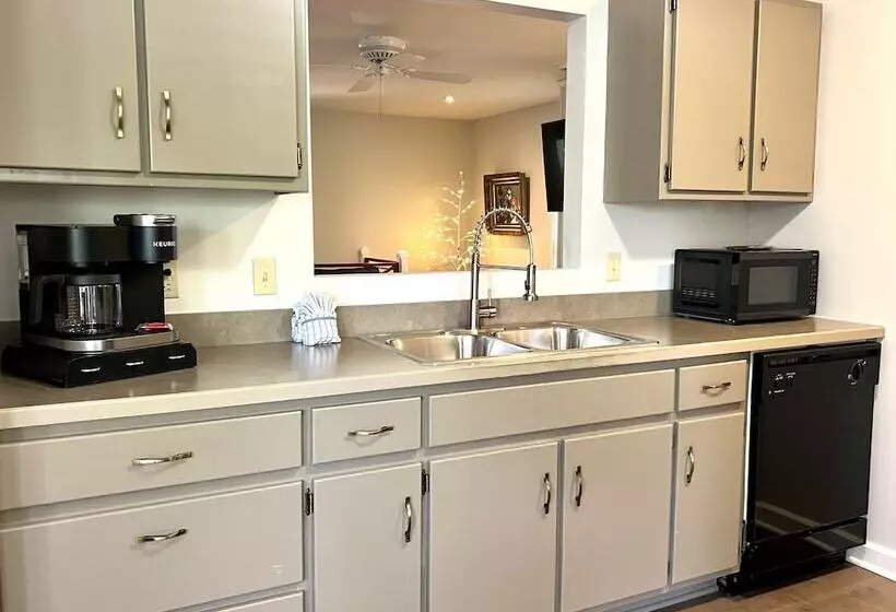 هتل Eureka Zen Cottages