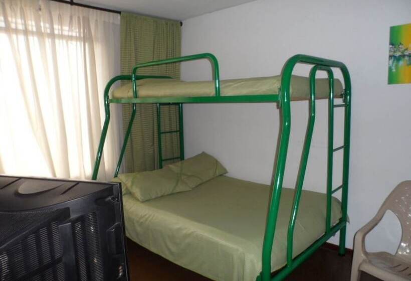 هتل Hostal Tu Casa