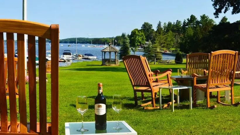 Hotelli The Brewster Inn