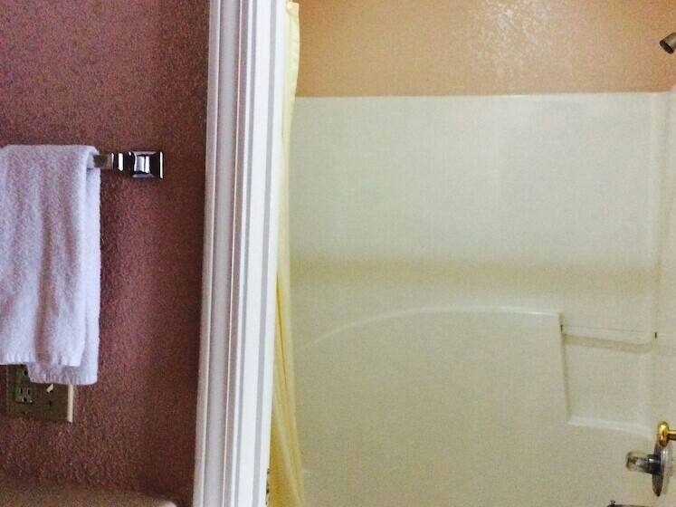 فندق على الطريق Budget Inn