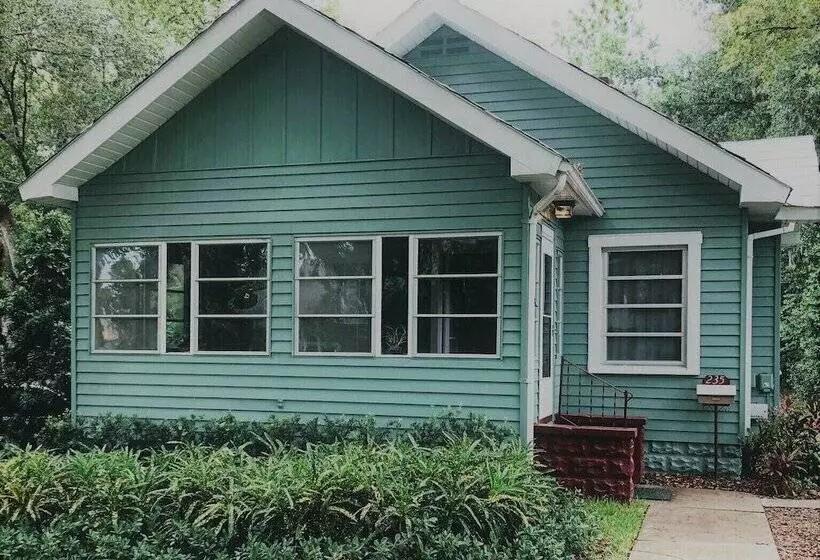 Mount Dora Cottages