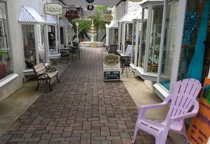 Mount Dora Cottages