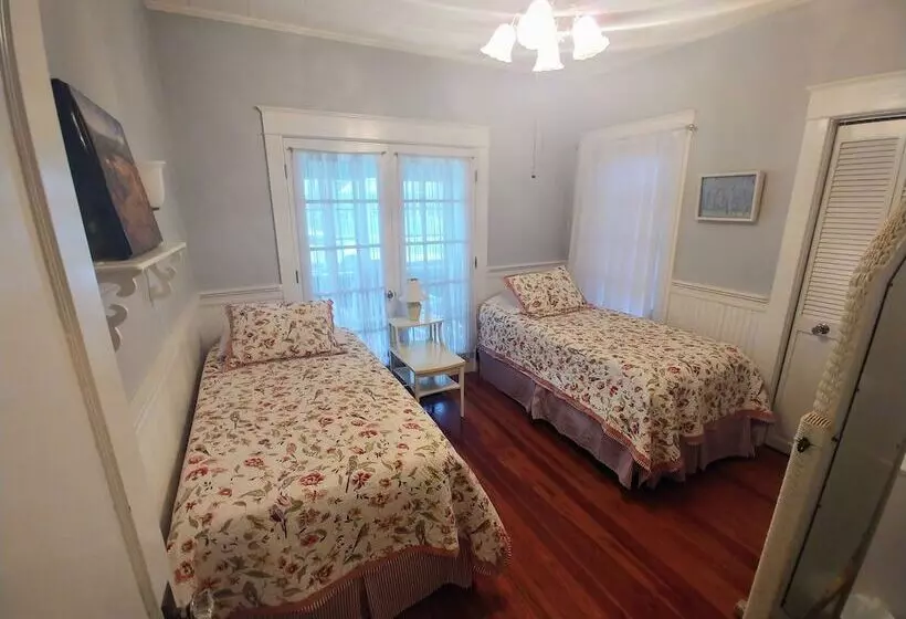 Mount Dora Cottages