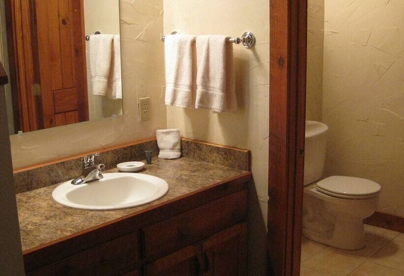 Travelers Rest Lodge