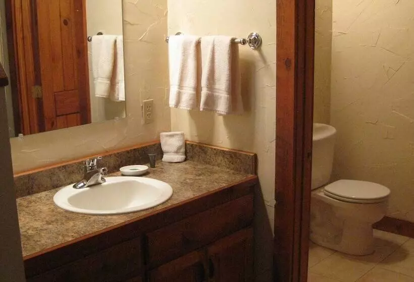 Travelers Rest Lodge