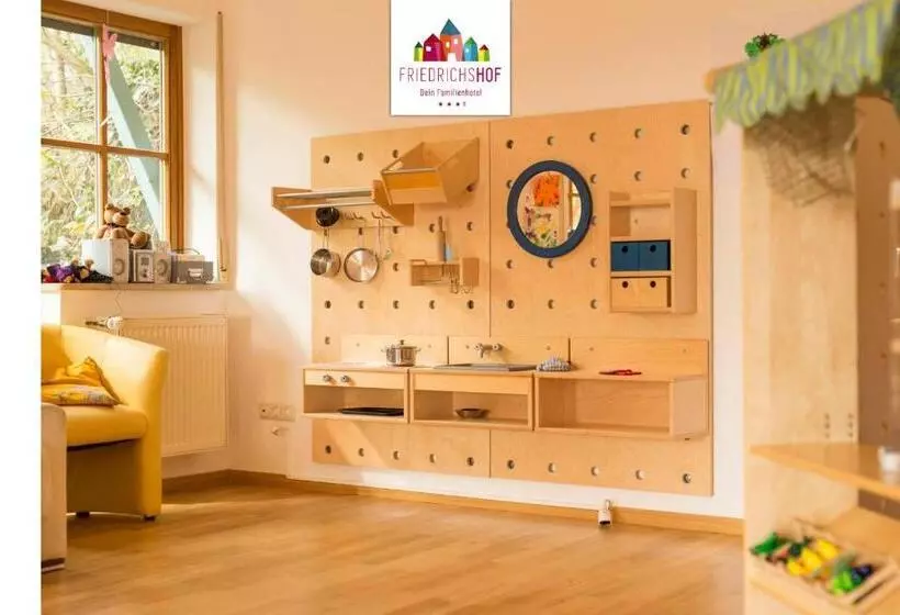 Familienhotel Friedrichshof
