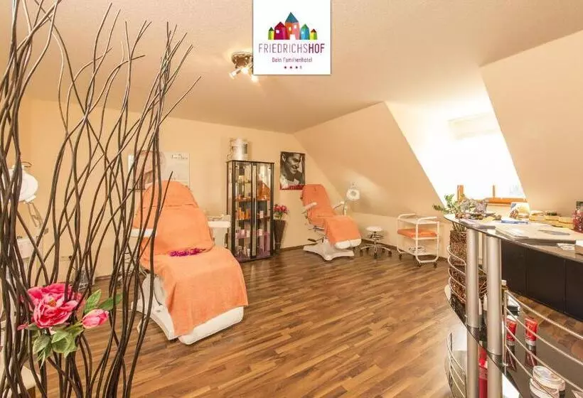 Familienhotel Friedrichshof