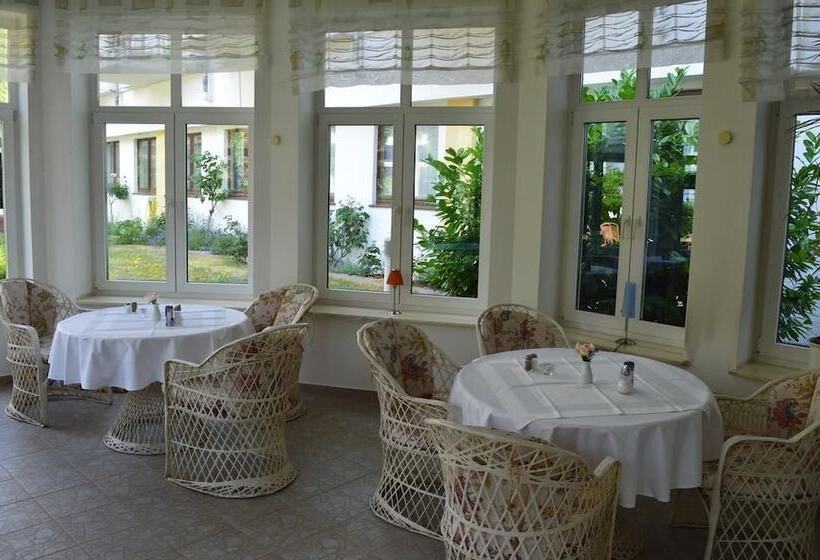 בית מלון כפרי Arosa