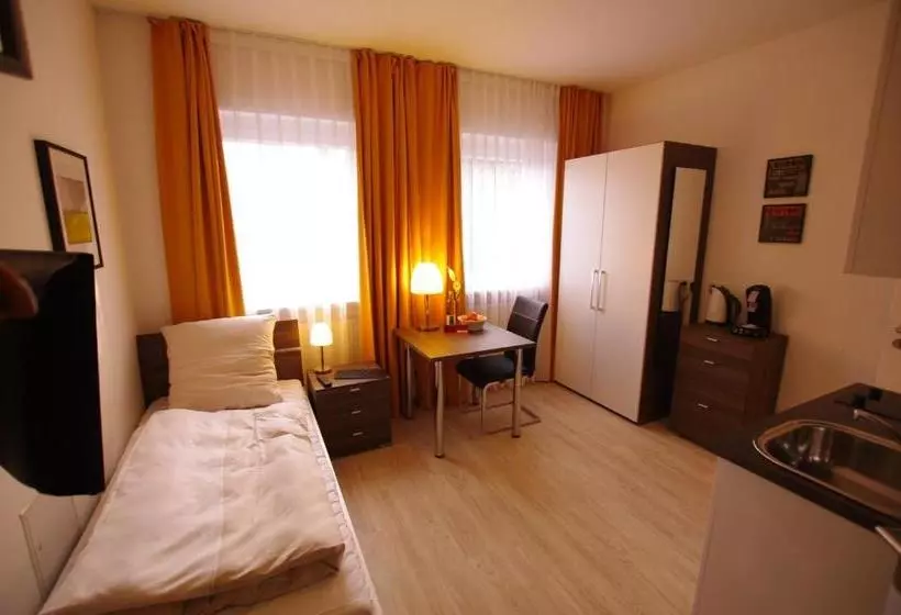 Отель Boardinghouse Neutraubling