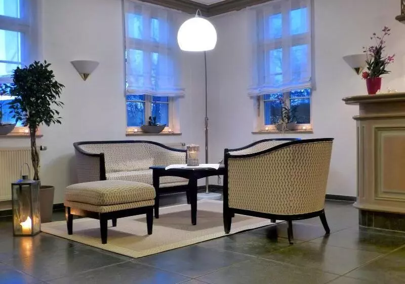 Отель Nassauer Hof