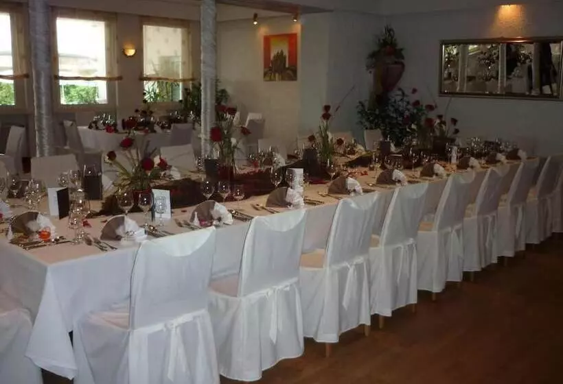 בית מלון כפרי Restaurant Südpfalz Terrassen