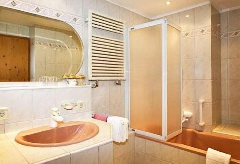 בית מלון כפרי Waldeck Mit Restaurant Florian S