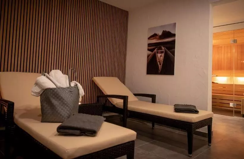 Land Gut Hotel Zum Löwen Garni