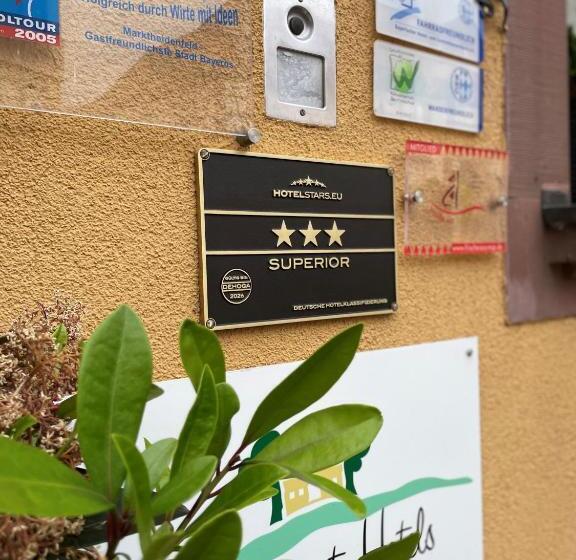 Land Gut Hotel Zum Löwen Garni