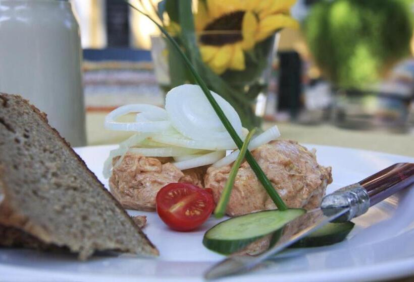 بنسيون Gasthof Alte Post   Restaurant Offen