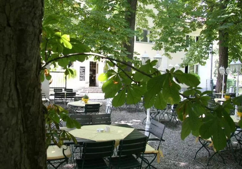 ペンション Gasthof Alte Post   Restaurant Offen