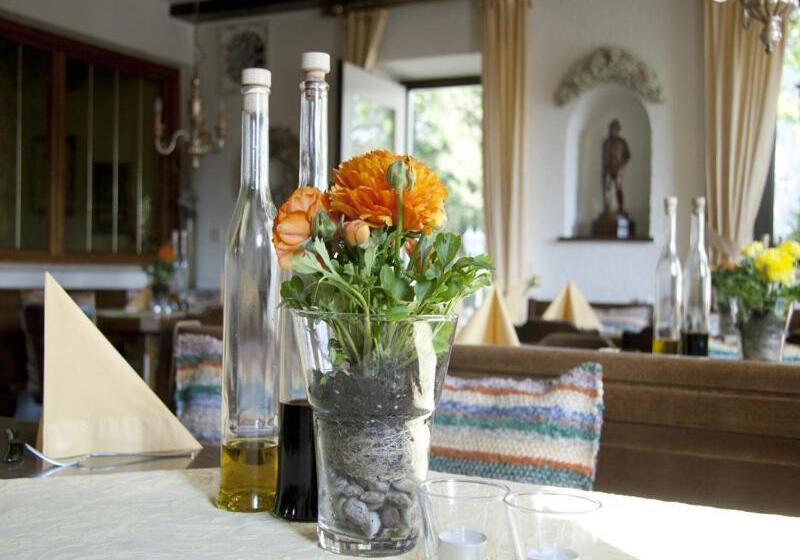 بنسيون Gasthof Alte Post   Restaurant Offen