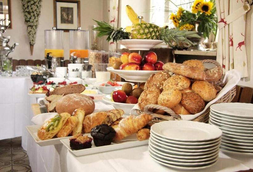 بنسيون Gasthof Alte Post   Restaurant Offen