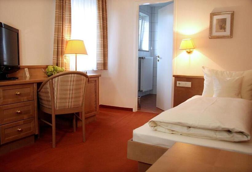 بنسيون Gasthof Alte Post   Restaurant Offen