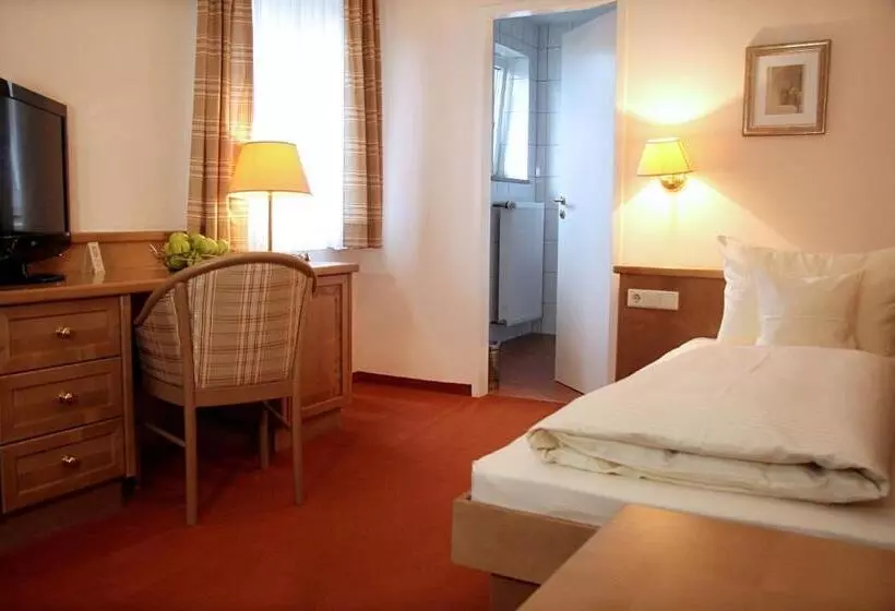 ペンション Gasthof Alte Post   Restaurant Offen