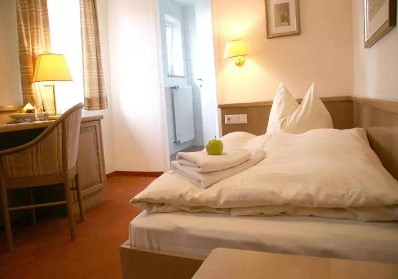 ペンション Gasthof Alte Post   Restaurant Offen