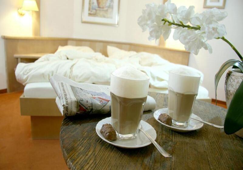 بنسيون Gasthof Alte Post   Restaurant Offen