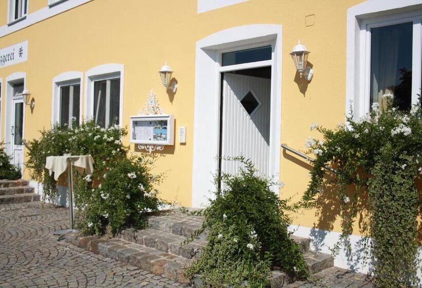 بنسيون Gasthof Alte Post   Restaurant Offen