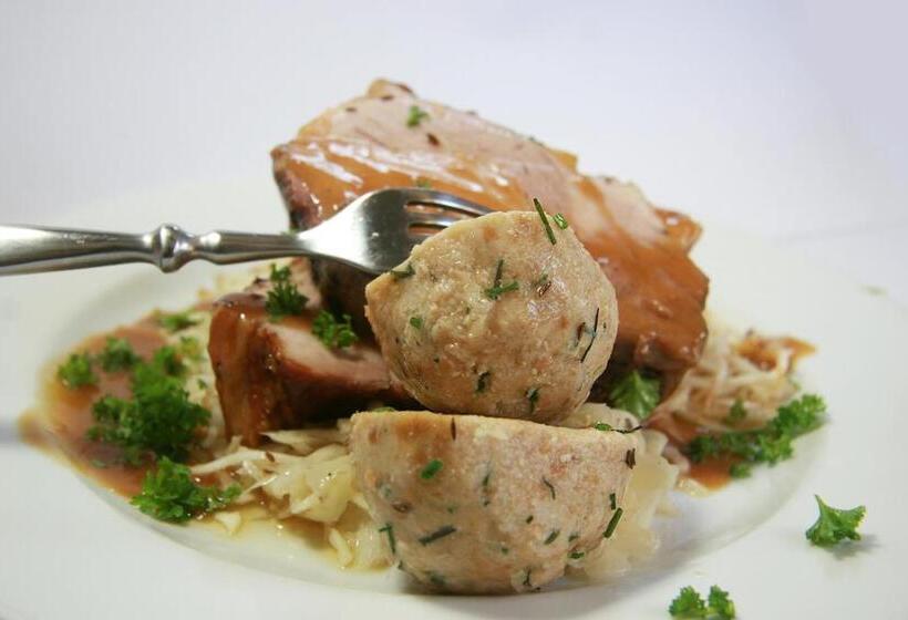 بنسيون Gasthof Alte Post   Restaurant Offen