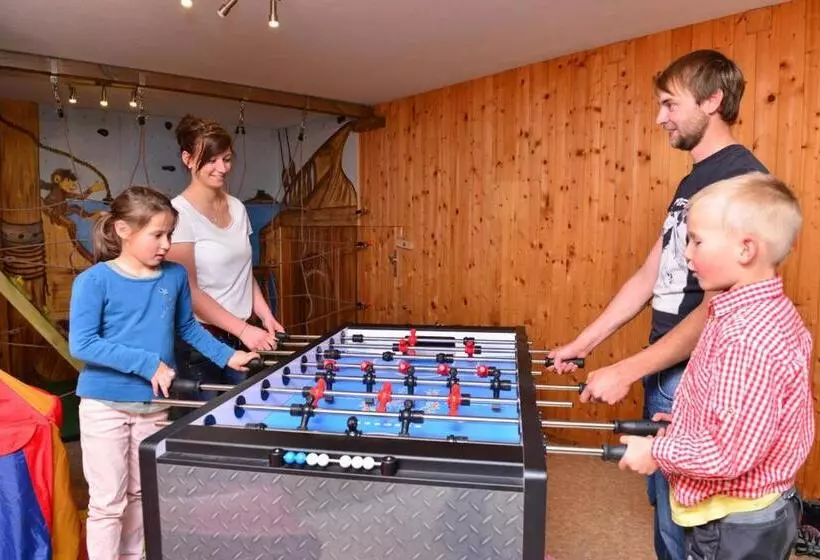 פנסיון Familienhotel Löwen