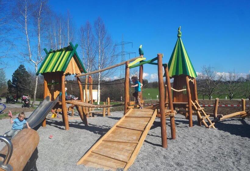 Пансион Familienhotel Löwen