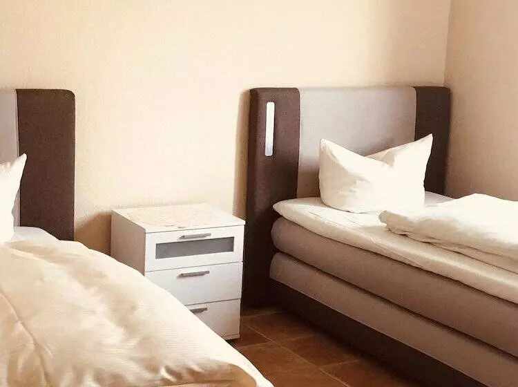 Пансион Landgasthof Zum Schwarzen Roß