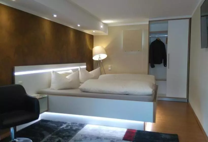 Отель Garni Zur Krone