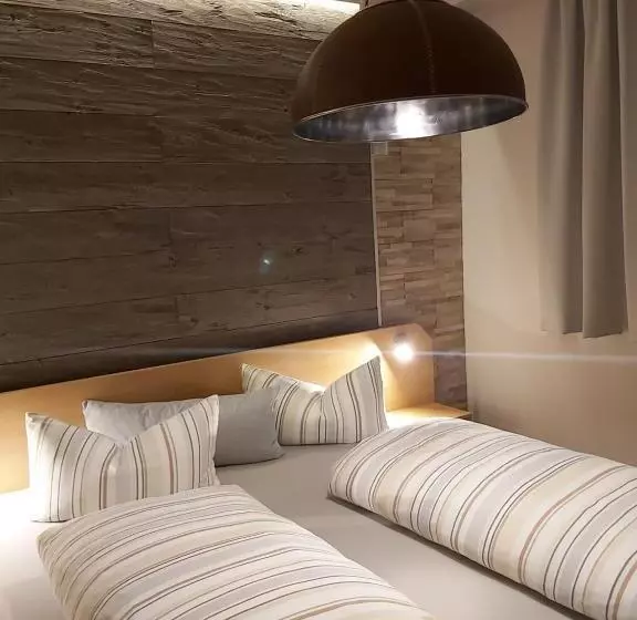 Отель Garni Zur Krone