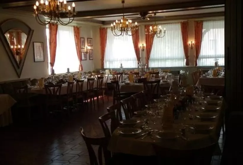 Отель & Restaurant Zum Ochsen Ox Distillery