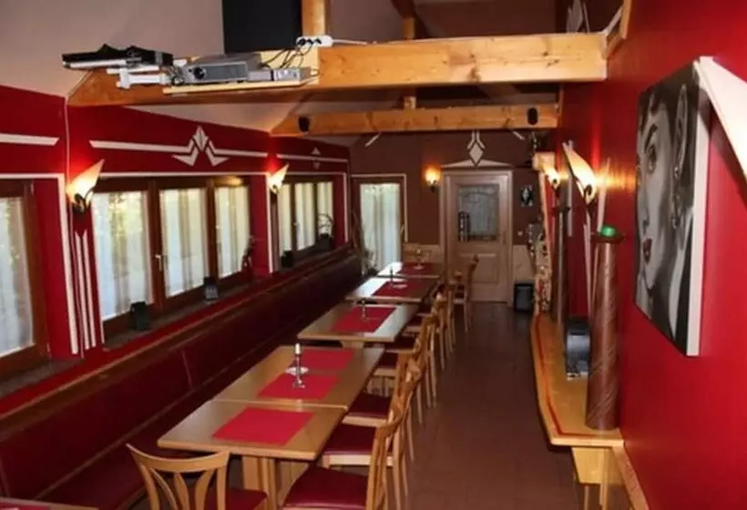 Отель & Restaurant Zum Ochsen Ox Distillery